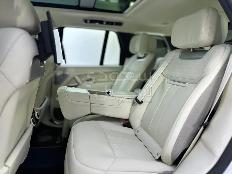2025 Land Rover Range Rover SV Autobiography