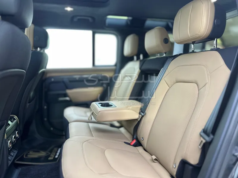 2025 Land Rover Defender HSE