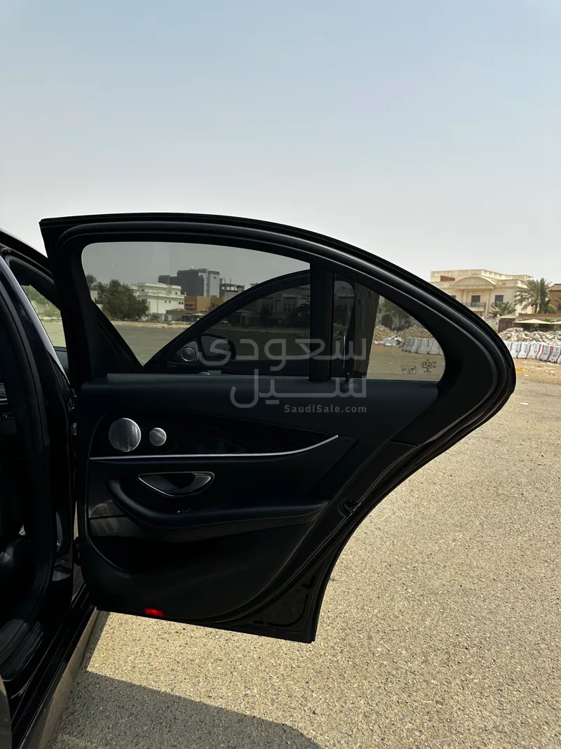 2017 Mercedes-Benz E 300