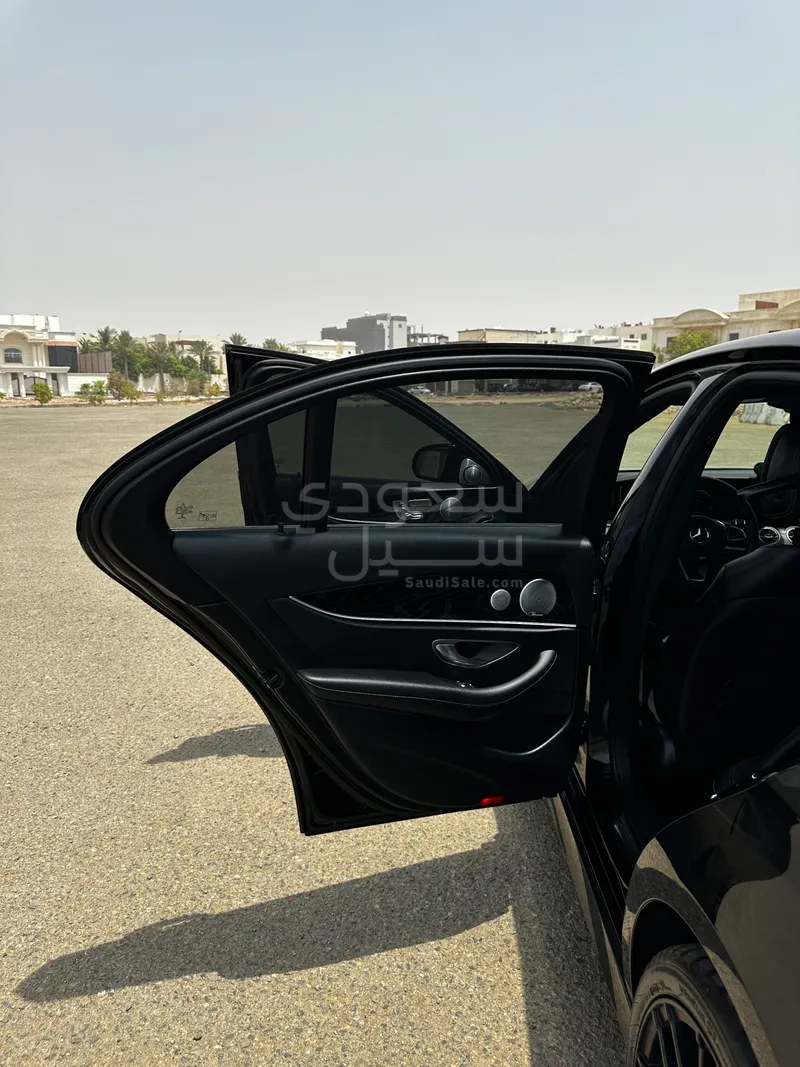2017 Mercedes-Benz E 300