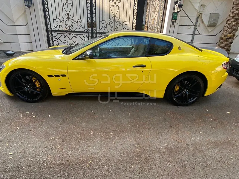 2015 مازيراتي جرانتوريزمو اس