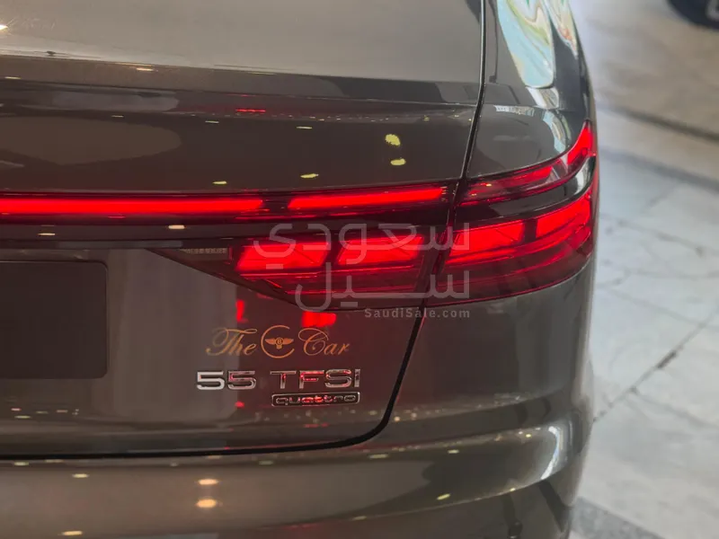 2022 اودي اي 8 ال 55تي اف اس أي
