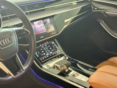 2022 اودي اي 8 ال 55تي اف اس أي