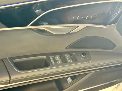 2022 اودي اي 8 ال 55تي اف اس أي