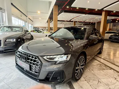 2022 اودي اي 8 ال 55تي اف اس أي