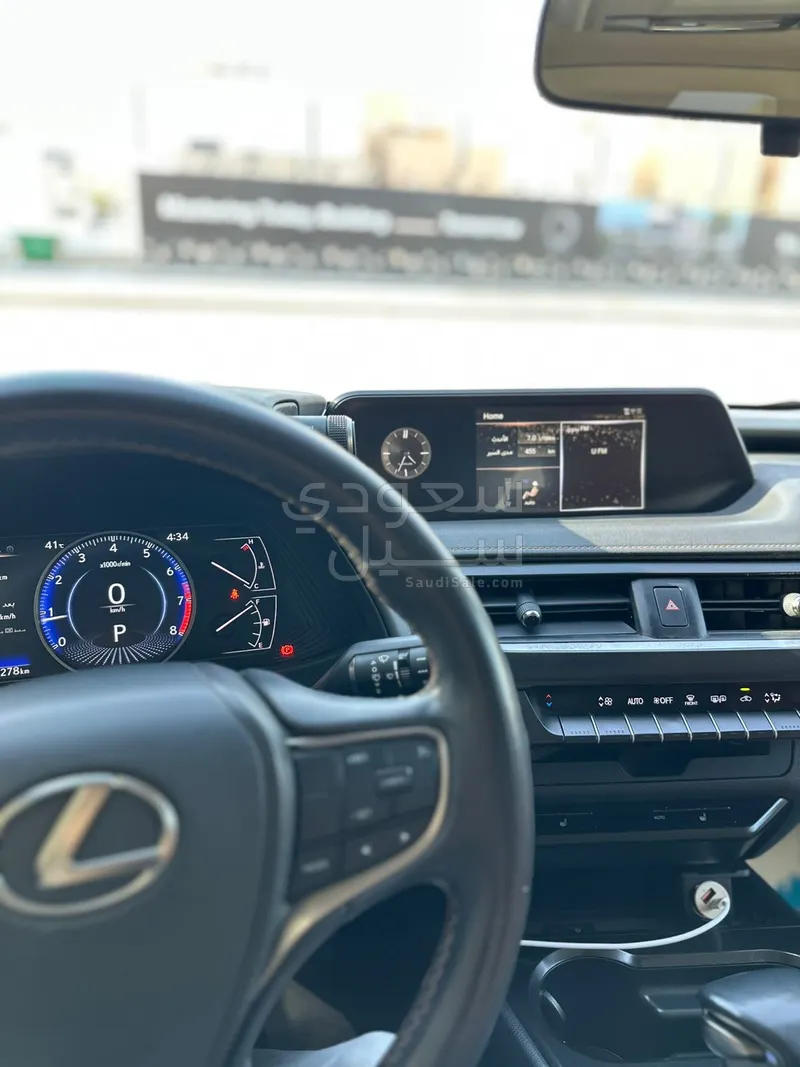 2021 Lexus UX 200