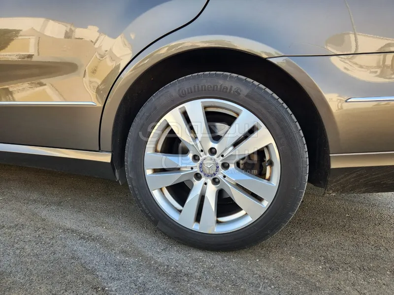 2011 Mercedes-Benz E 300