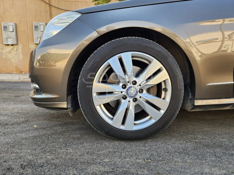 2011 Mercedes-Benz E 300