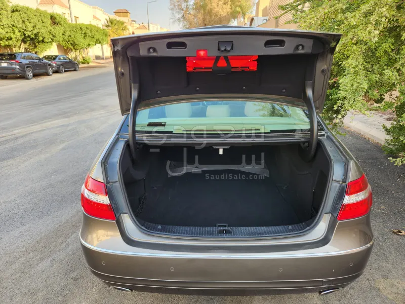 2011 Mercedes-Benz E 300