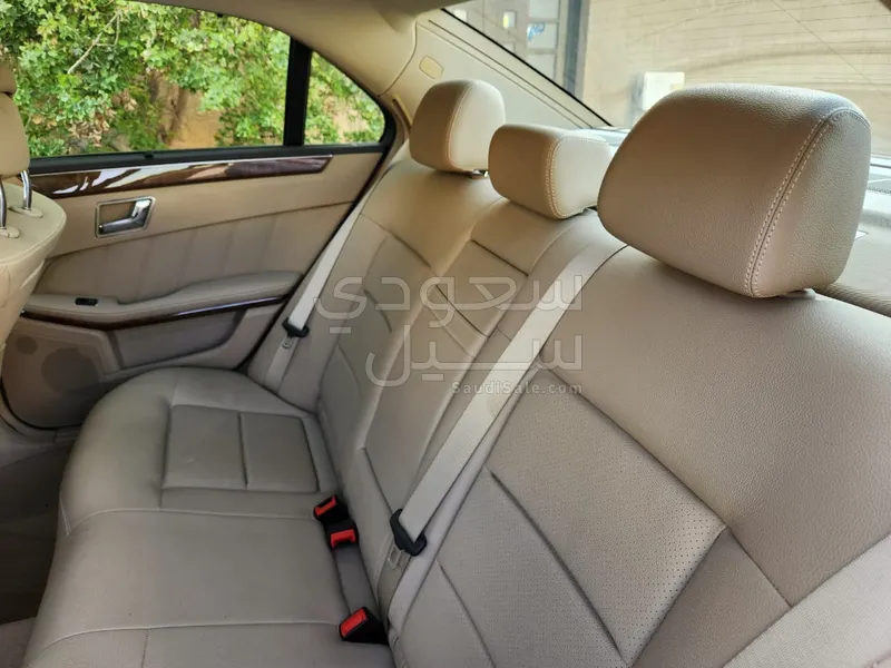 2011 Mercedes-Benz E 300