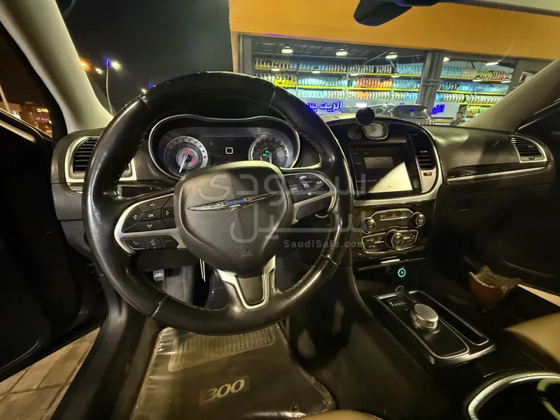 2015 Chrysler 300 Limited