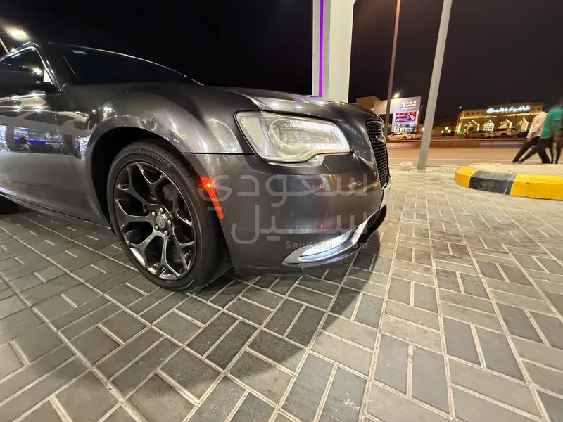 2015 Chrysler 300 Limited