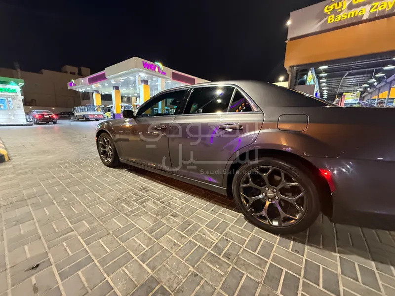 2015 Chrysler 300 Limited