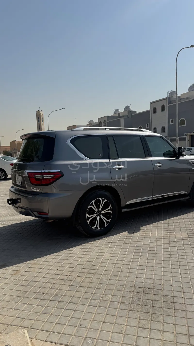 2023 Nissan Patrol Titanium