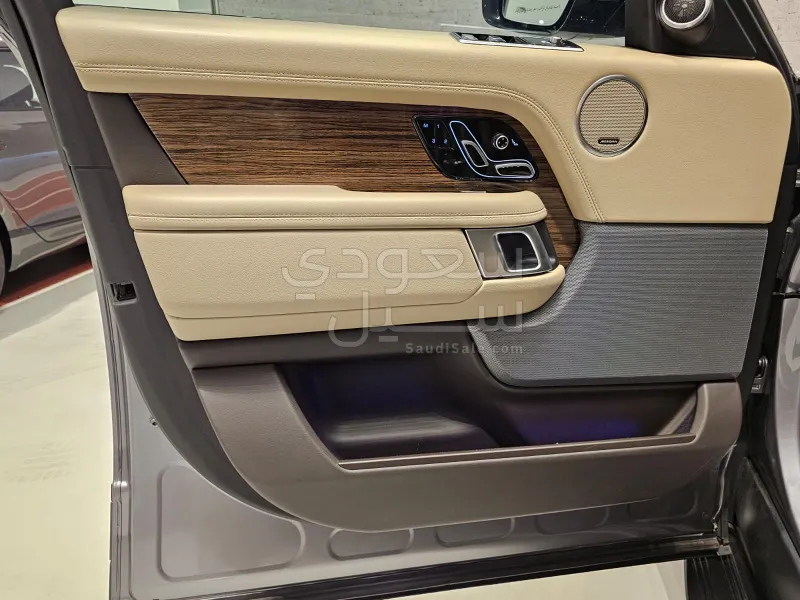 2021 Land Rover Range Rover Vogue