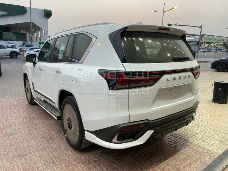 2025 Lexus LX 600 F