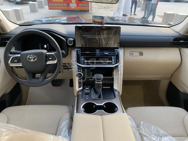 2025 Toyota Land Cruiser GXR 4