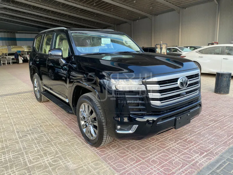 2025 Toyota Land Cruiser GXR 4