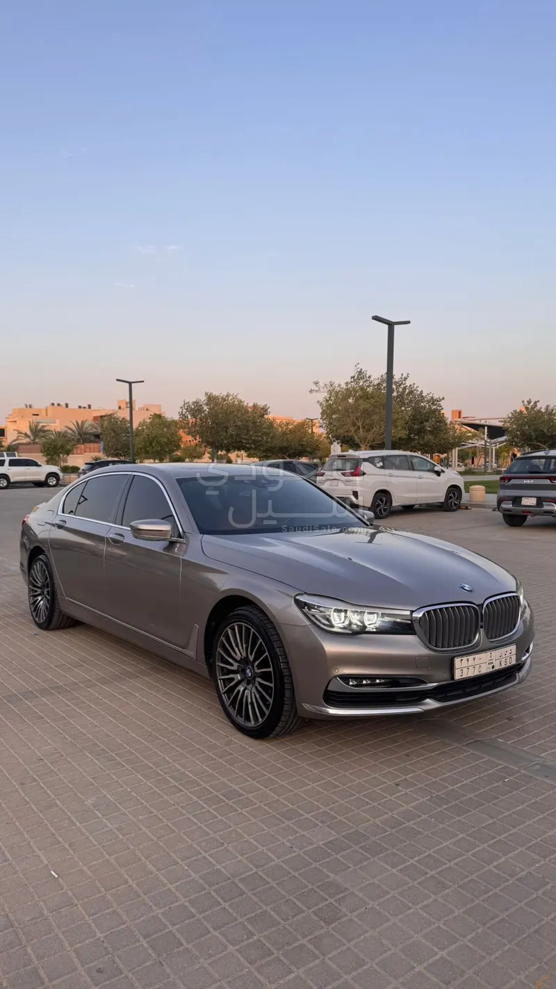 2018 بي ام دبليو الفئة السابعة 730 إل أي