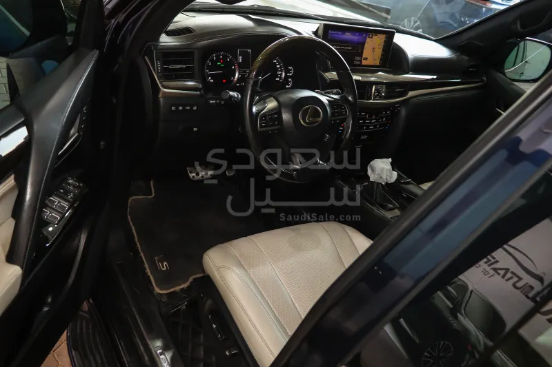 2020 لكزس إل إكس 570 اس
