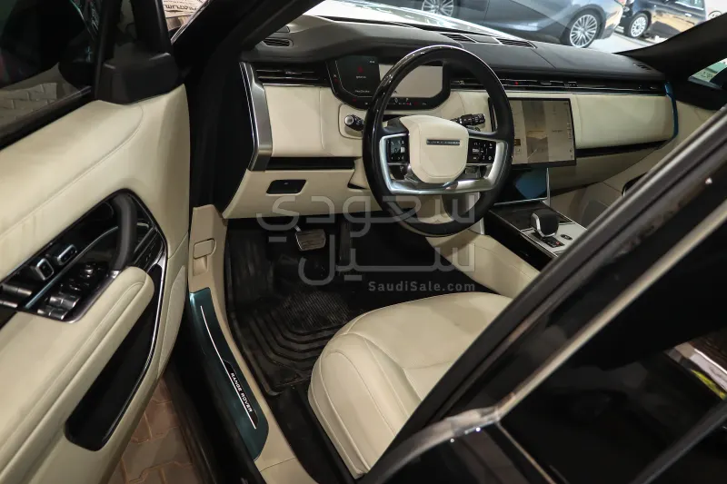 2025 Land Rover Range Rover Vogue SE