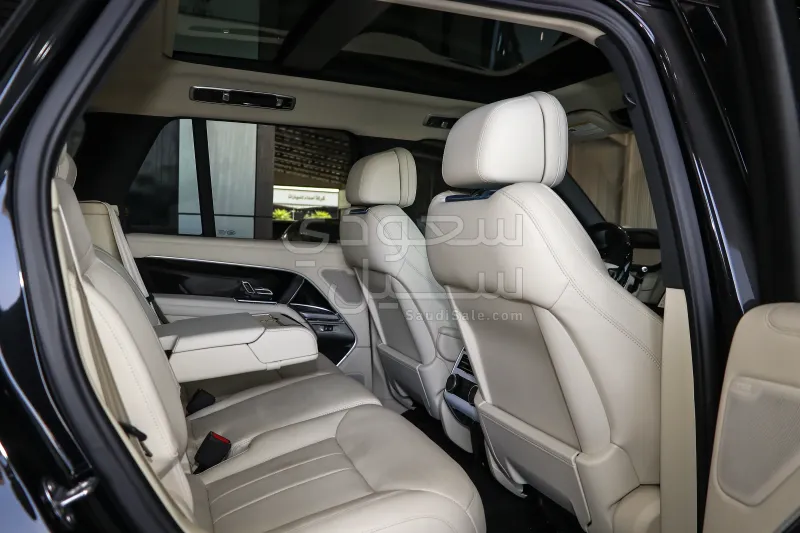 2025 Land Rover Range Rover Vogue SE