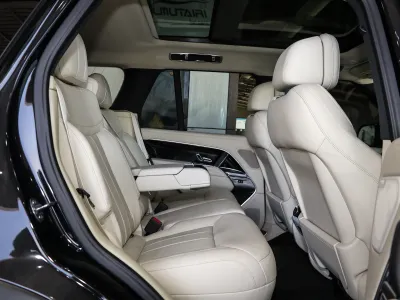 2025 Land Rover Range Rover Vogue SE