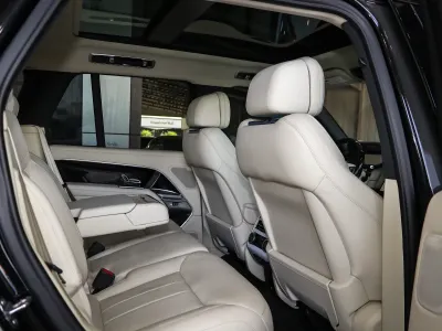 2025 Land Rover Range Rover Vogue SE