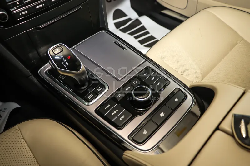 2016 Hyundai Centennial