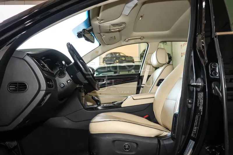 2016 Hyundai Centennial