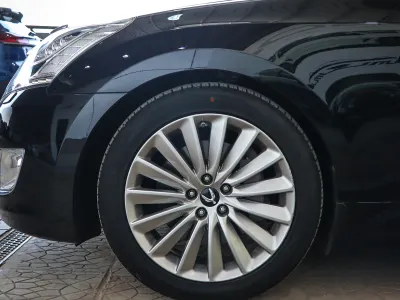 2016 Hyundai Centennial