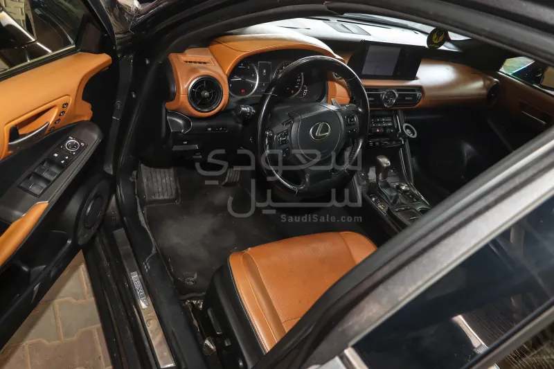 2023 Lexus IS 300