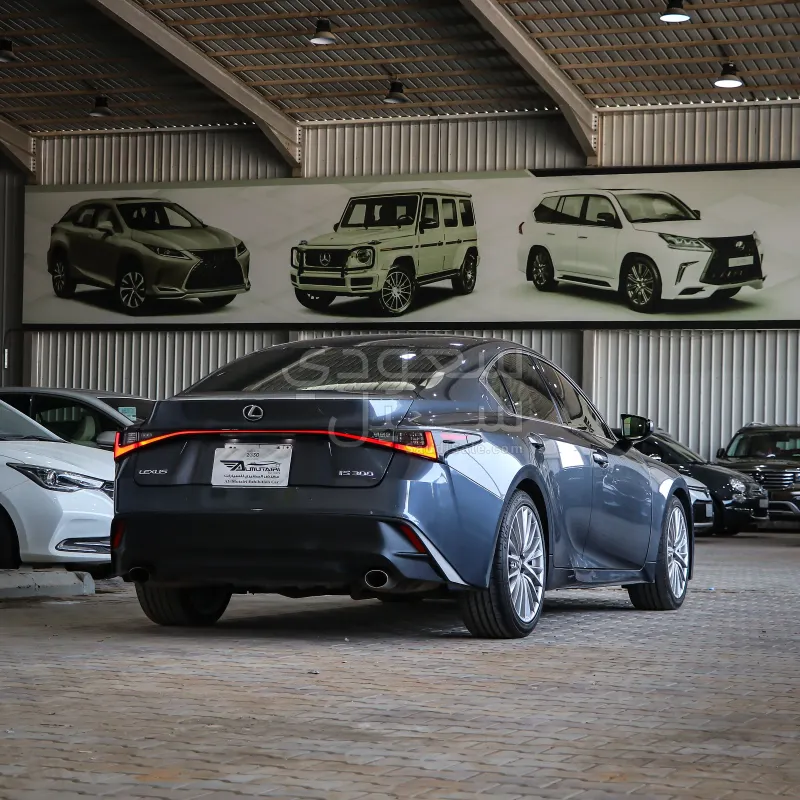 2023 Lexus IS 300