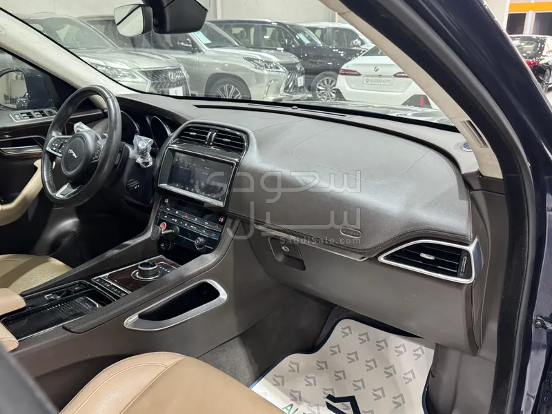 2019 Jaguar F-Pace