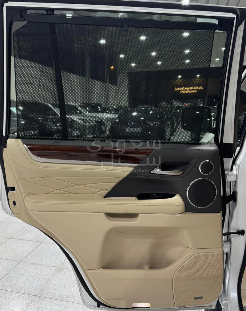 2019 Lexus LX 570  BlackEdition