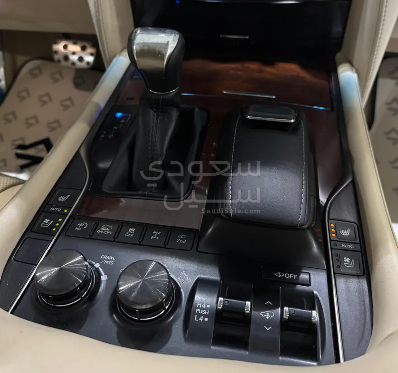 2019 Lexus LX 570  BlackEdition