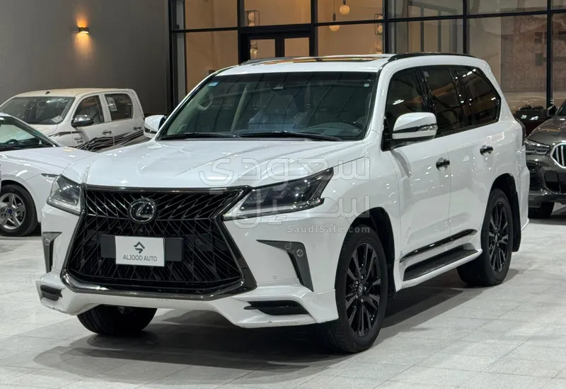 2019 Lexus LX 570  BlackEdition