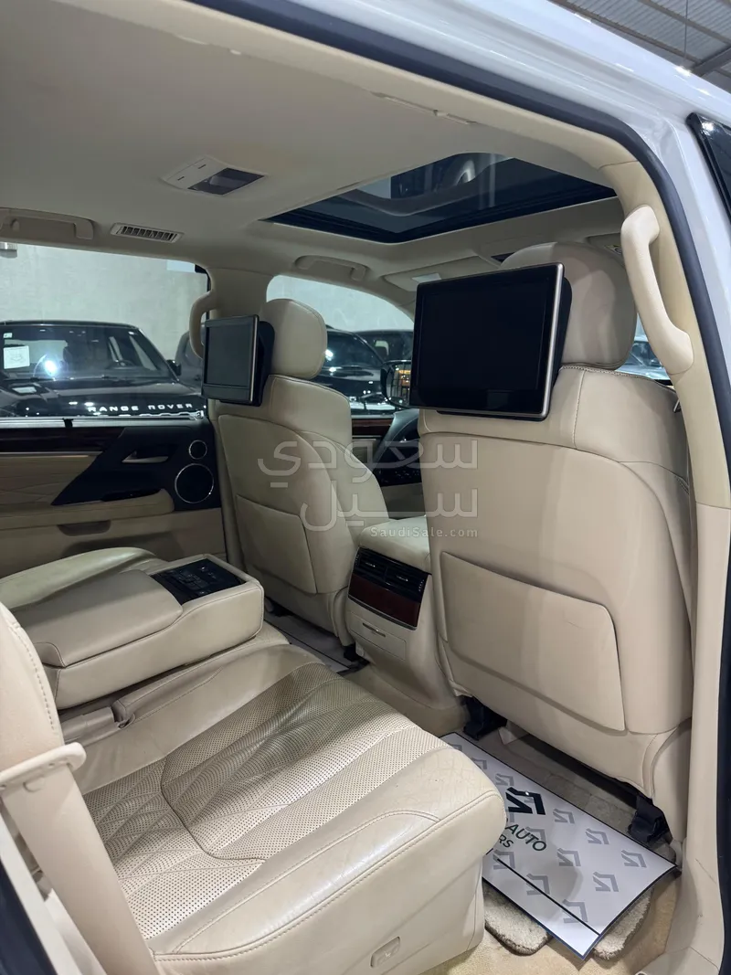 2019 Lexus LX 570  BlackEdition