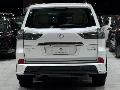 2019 Lexus LX 570  BlackEdition