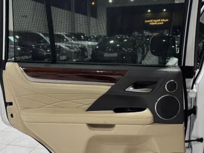 2019 Lexus LX 570  BlackEdition