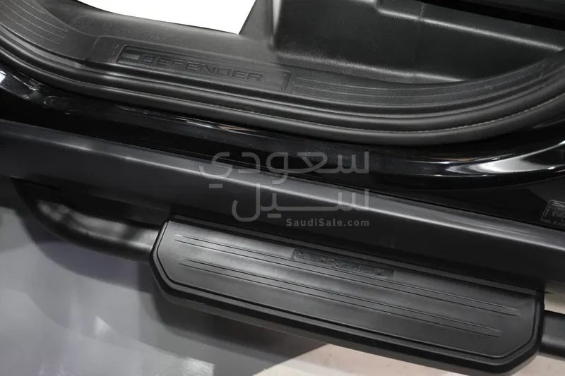 2025 لاند روفر ديفيندر اكس داينمك