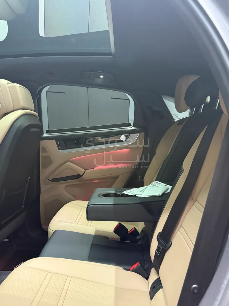 2025 Porsche Cayenne Coupe