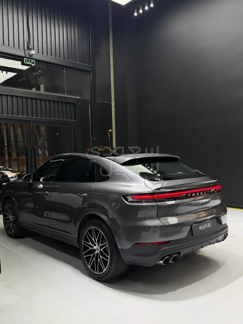 2025 Porsche Cayenne Coupe