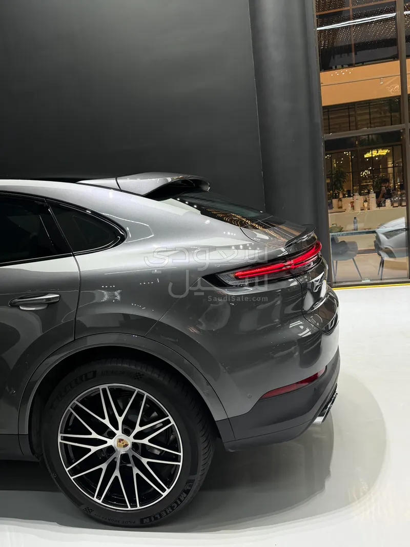2025 Porsche Cayenne Coupe