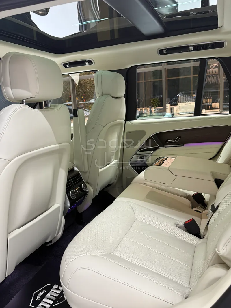 2025 Land Rover Range Rover HSE