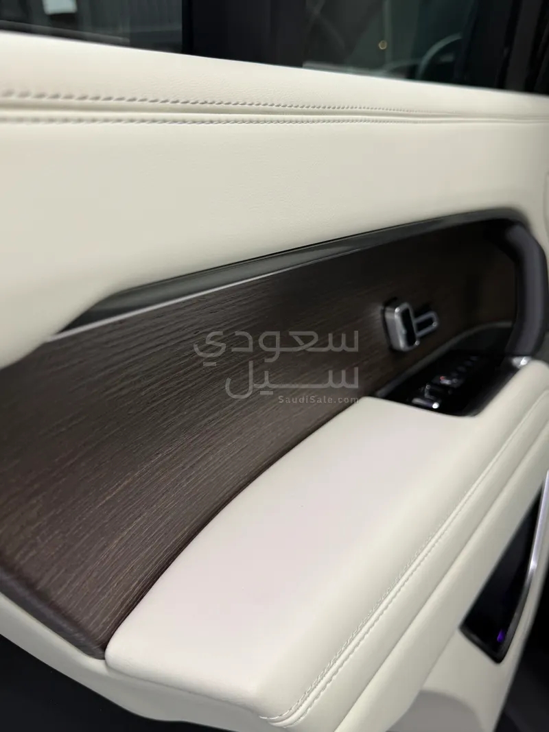 2025 Land Rover Range Rover HSE