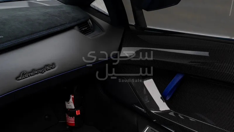 2016 لمبرجيني افنتادور اس في رودستر