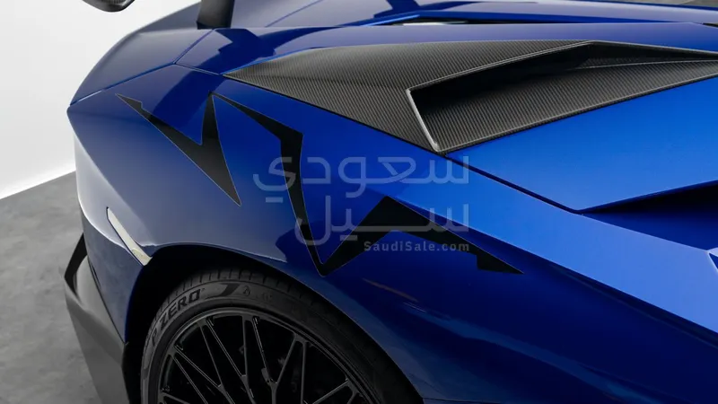 2016 لمبرجيني افنتادور اس في رودستر