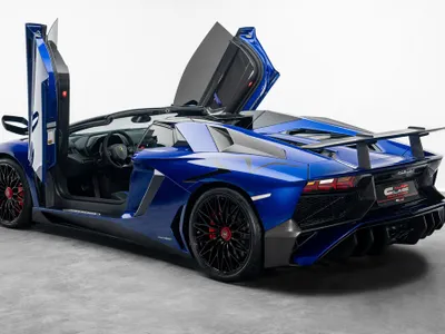 2016 لمبرجيني افنتادور اس في رودستر