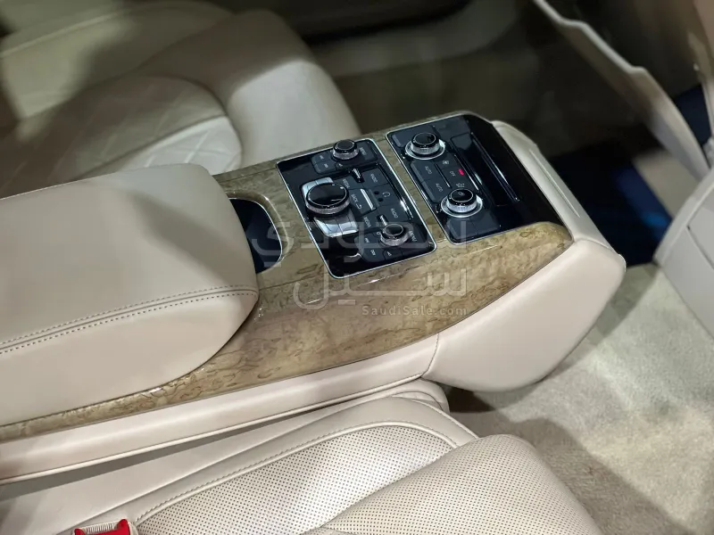 2013 Audi A8L